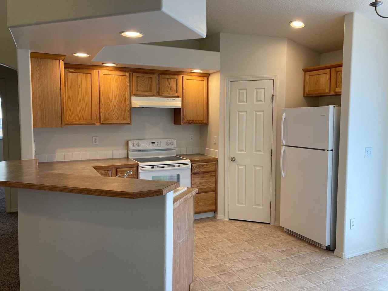 641 E Heritage Park St - Photo 6 of 25
