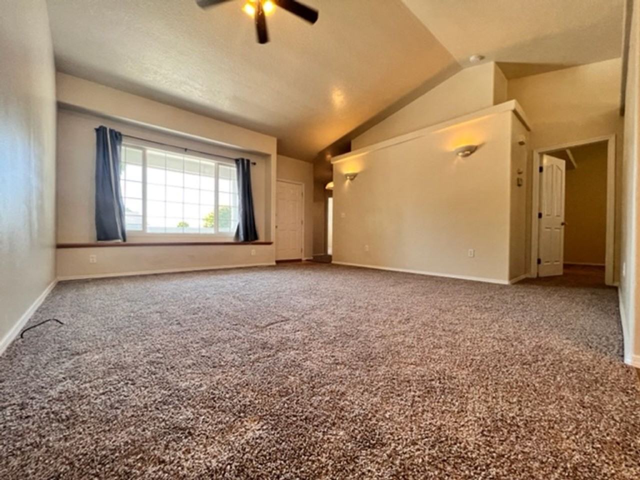 8137 Waterfowl Ave - Photo 7 of 32