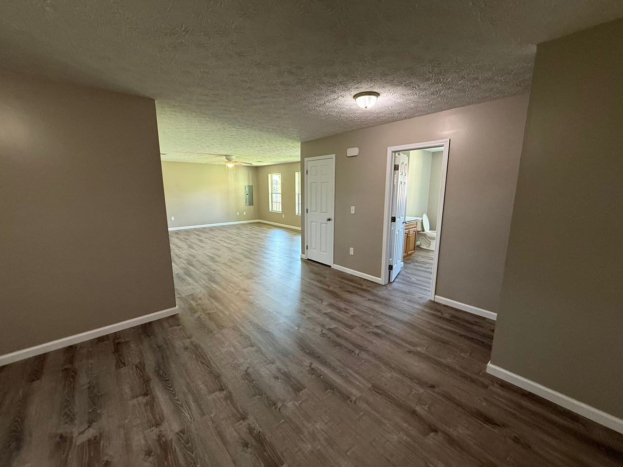 1042 Rosella Dr - Photo 6 of 17