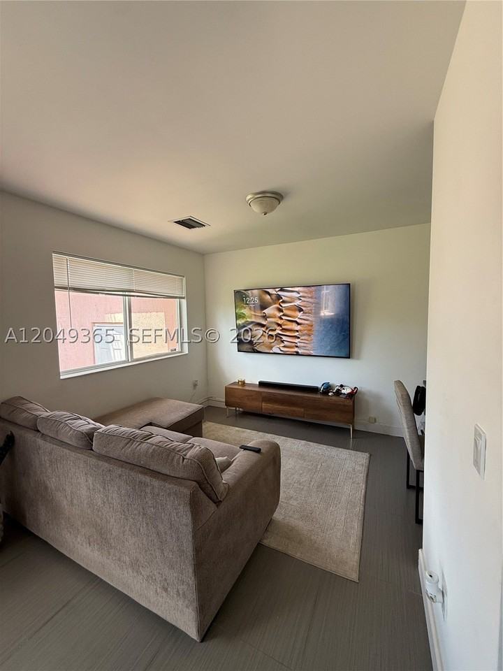 545 Nw 121st St #545 - Photo 7 of 23