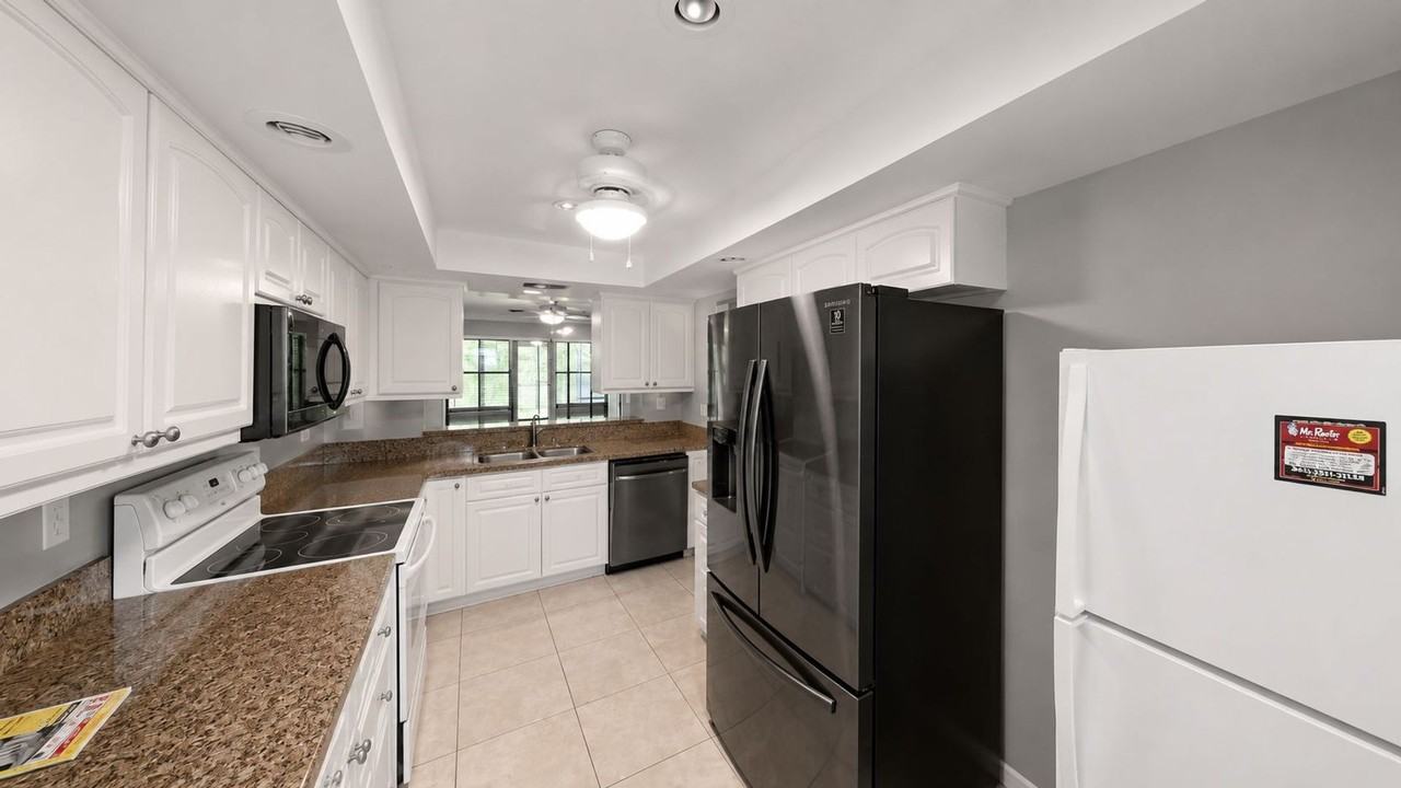 4602 Lafayette Ave - Photo 3 of 11