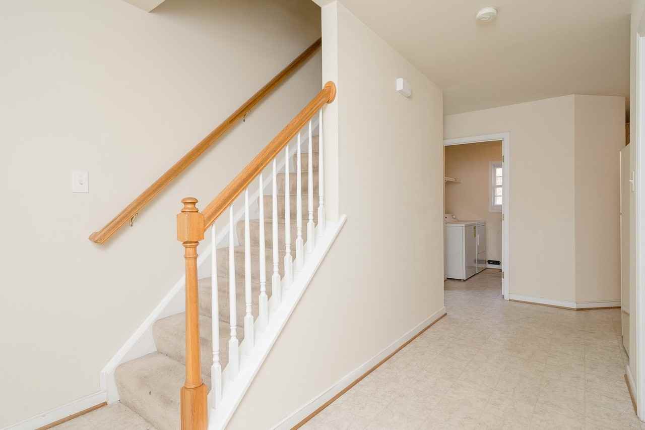 2916 Greenway Ave - Photo 3 of 24