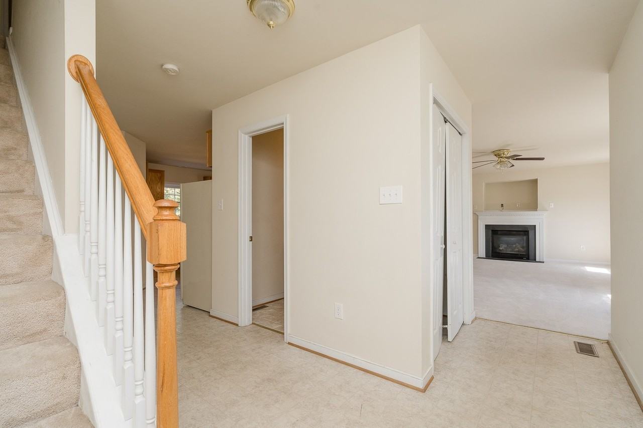 2916 Greenway Ave - Photo 4 of 24