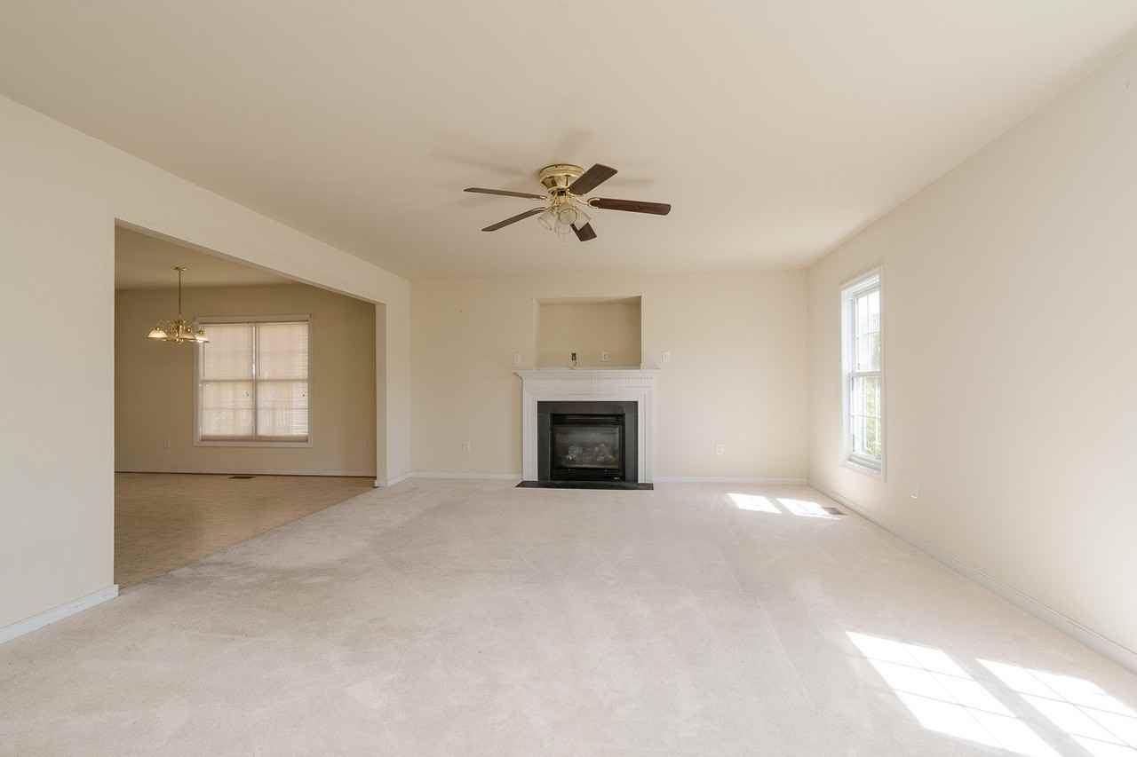 2916 Greenway Ave - Photo 6 of 24