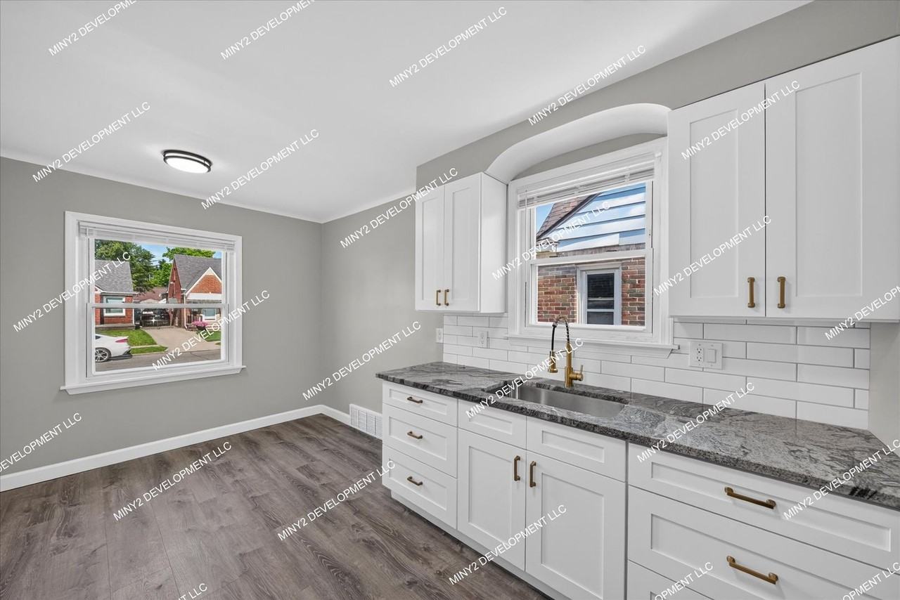16836 Rutherford St - Photo 3 of 35