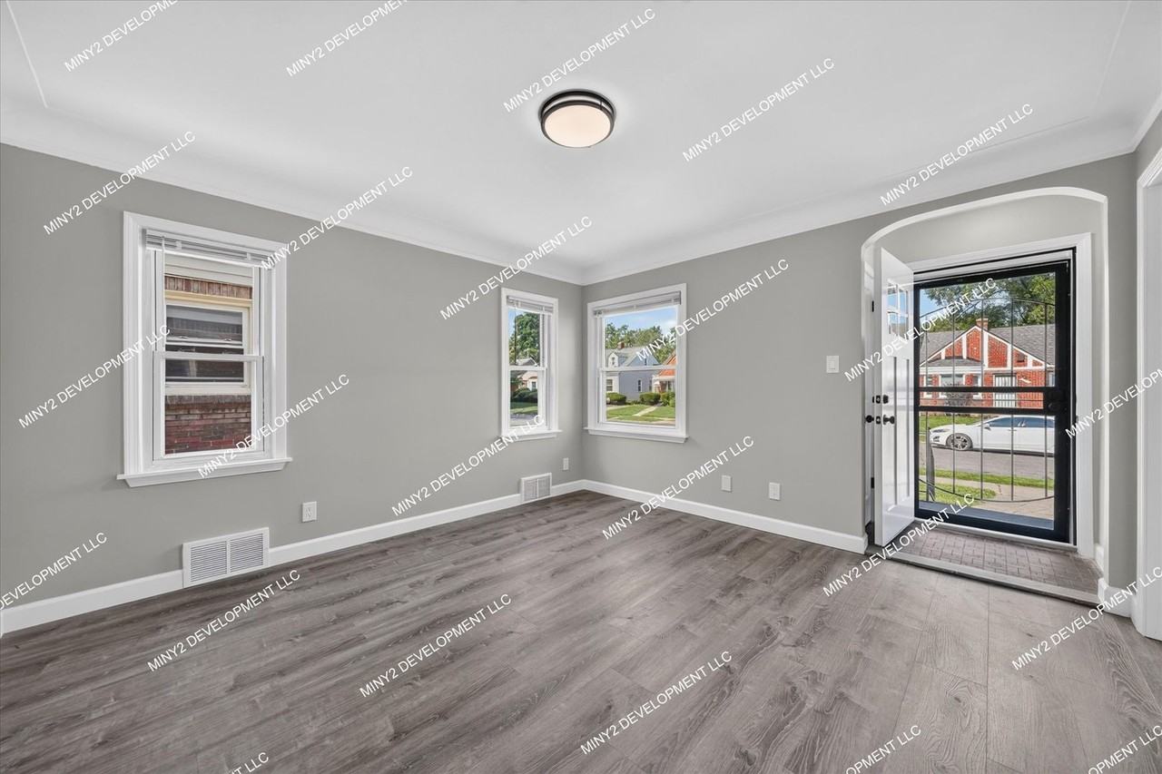 16836 Rutherford St - Photo 7 of 35