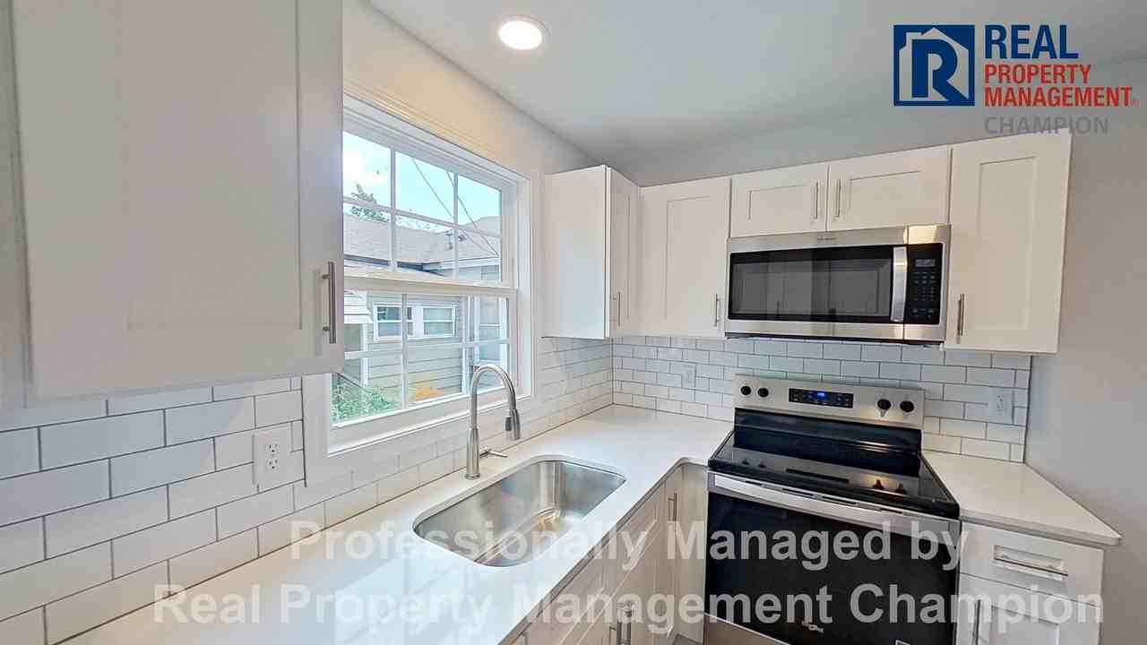 1005 Chestnut St - Photo 4 of 14
