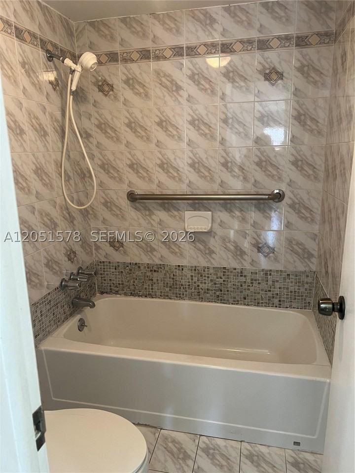295 Nw 72nd Ave #306 - Photo 4 of 12