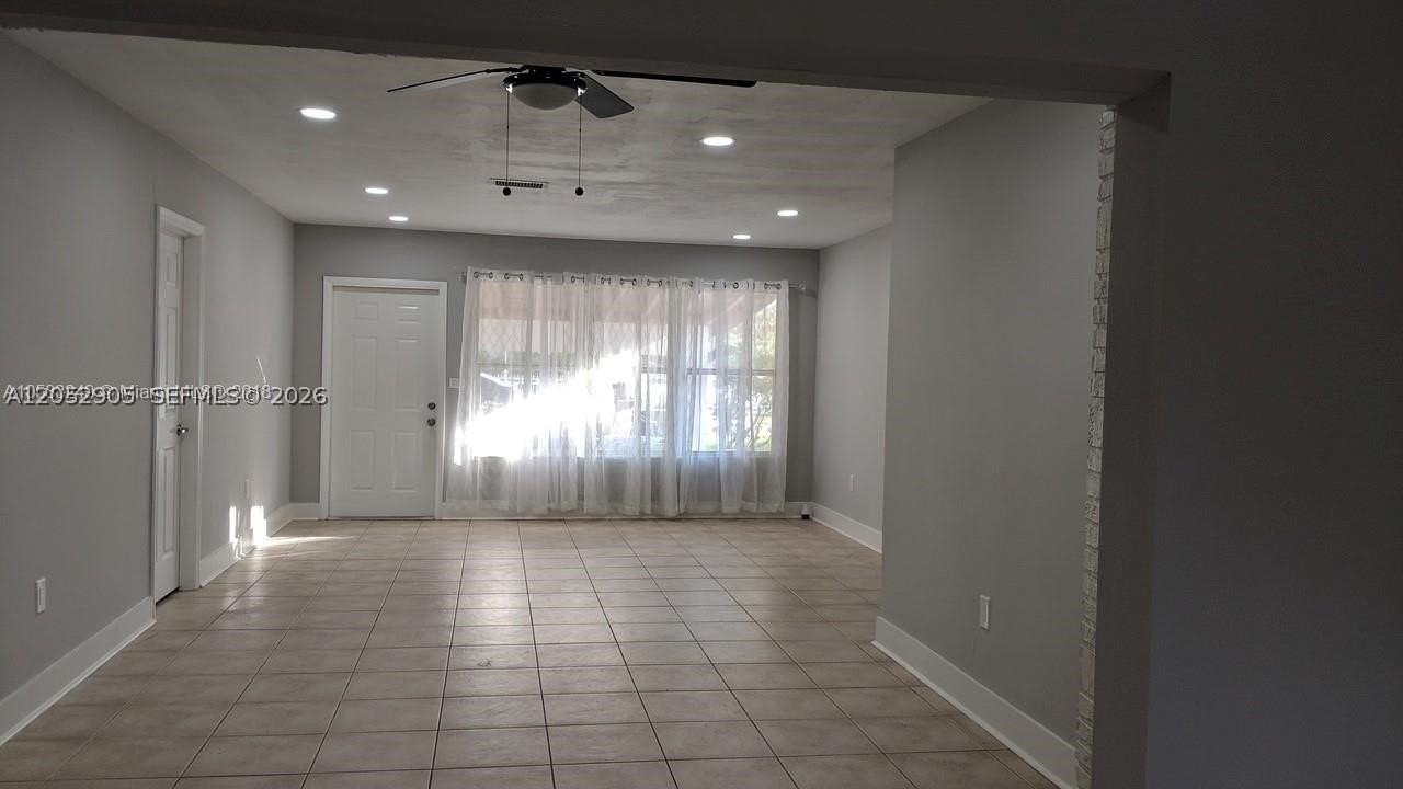 6461 Evans St - Photo 4 of 16