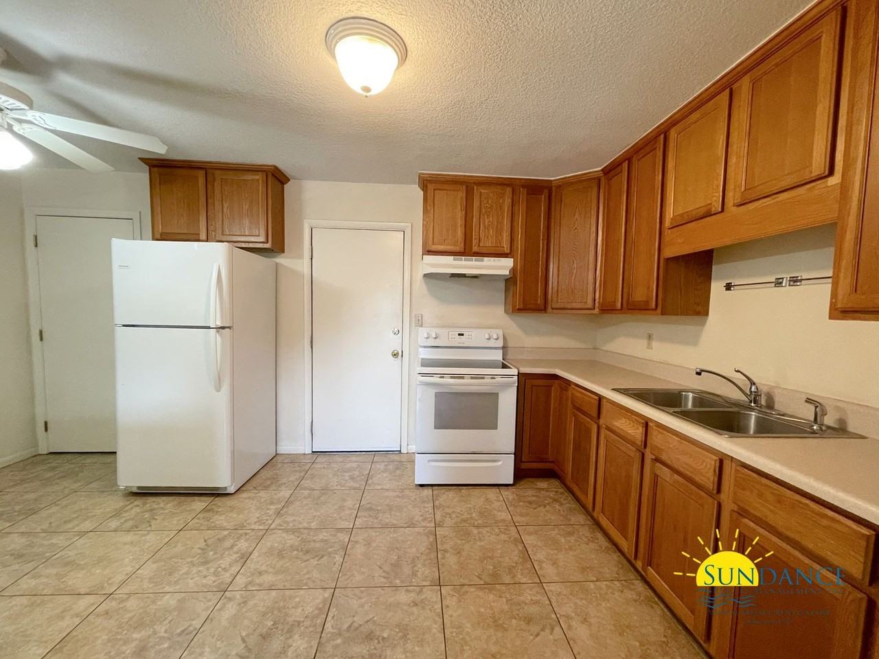 816 Lark St #8 - Photo 3 of 23