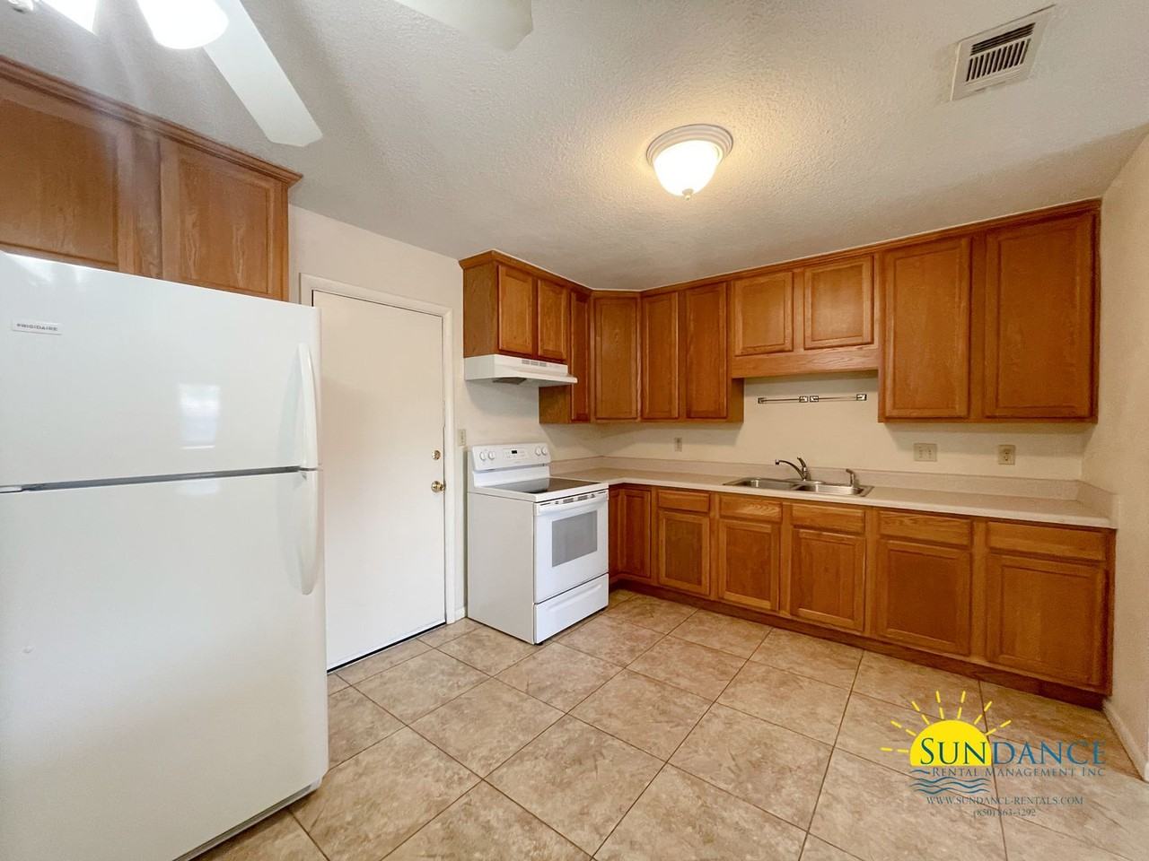 816 Lark St #8 - Photo 4 of 23