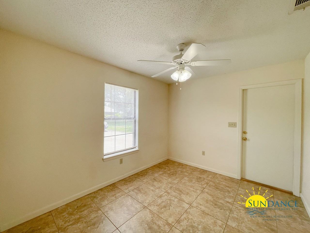 816 Lark St #8 - Photo 5 of 23
