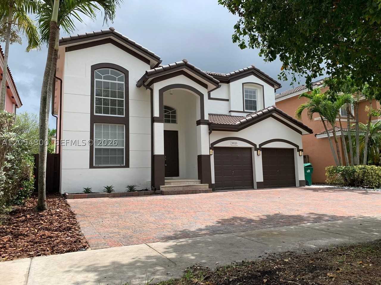 14020 Sw 152nd Ter - Photo 2 of 33
