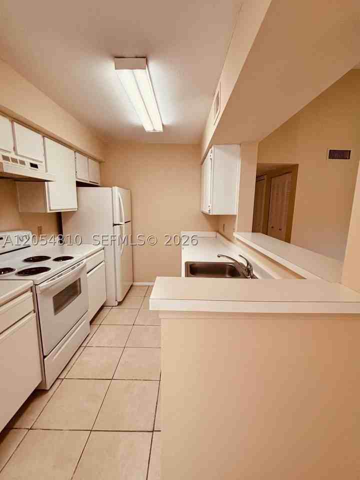 2607 Nw 33rd St #2114 - Photo 5 of 14