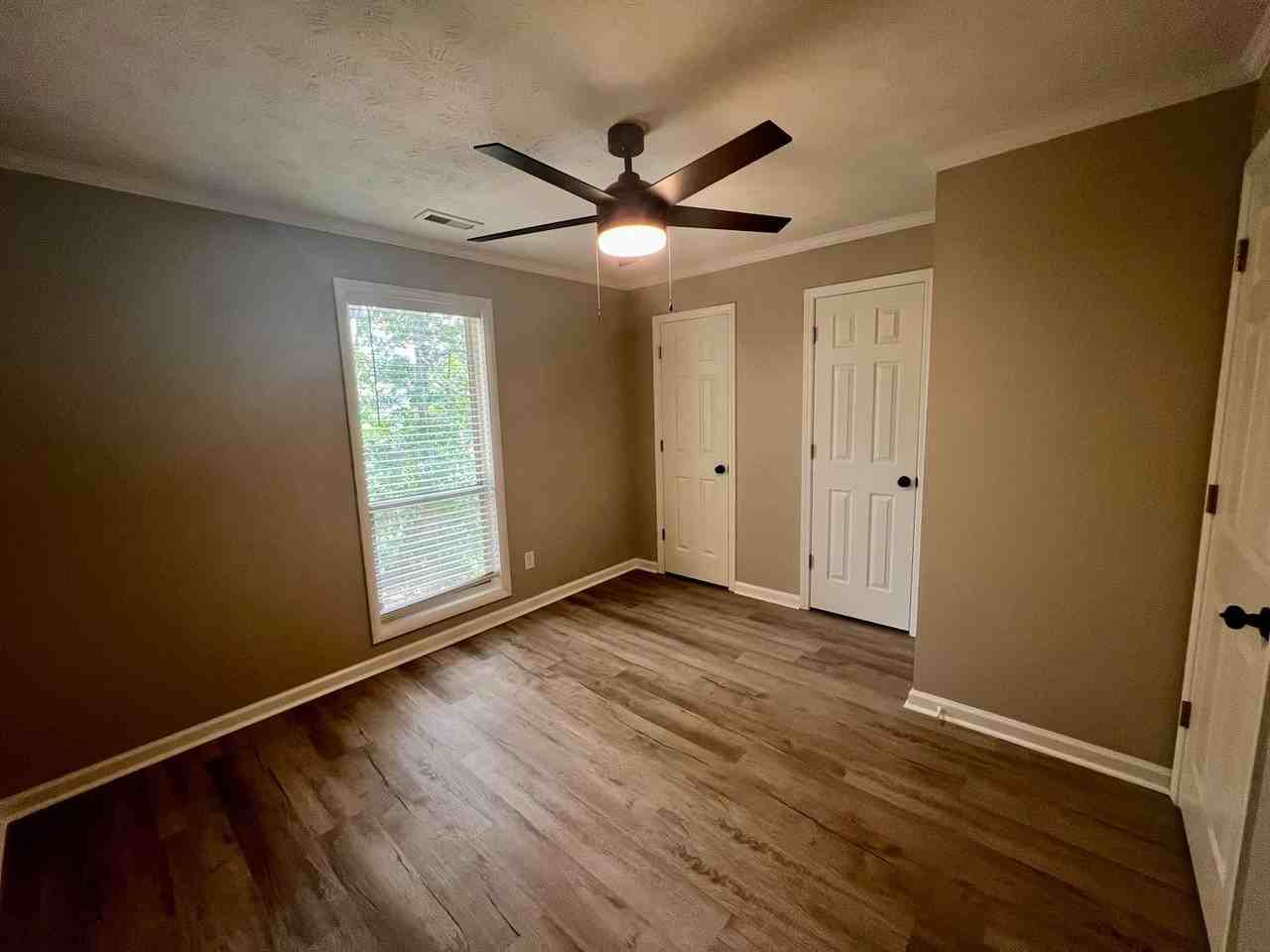 5853 Century Oaks Dr Apt G - Photo 6 of 14
