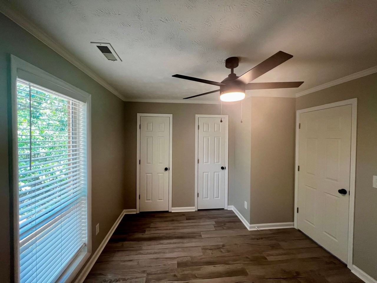 5853 Century Oaks Dr Apt G - Photo 7 of 14