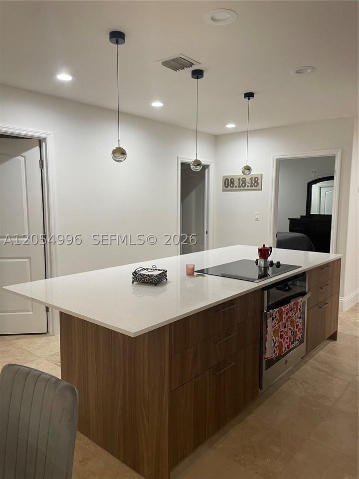 3268 Sw 25th Ter #1A - Photo 6 of 14