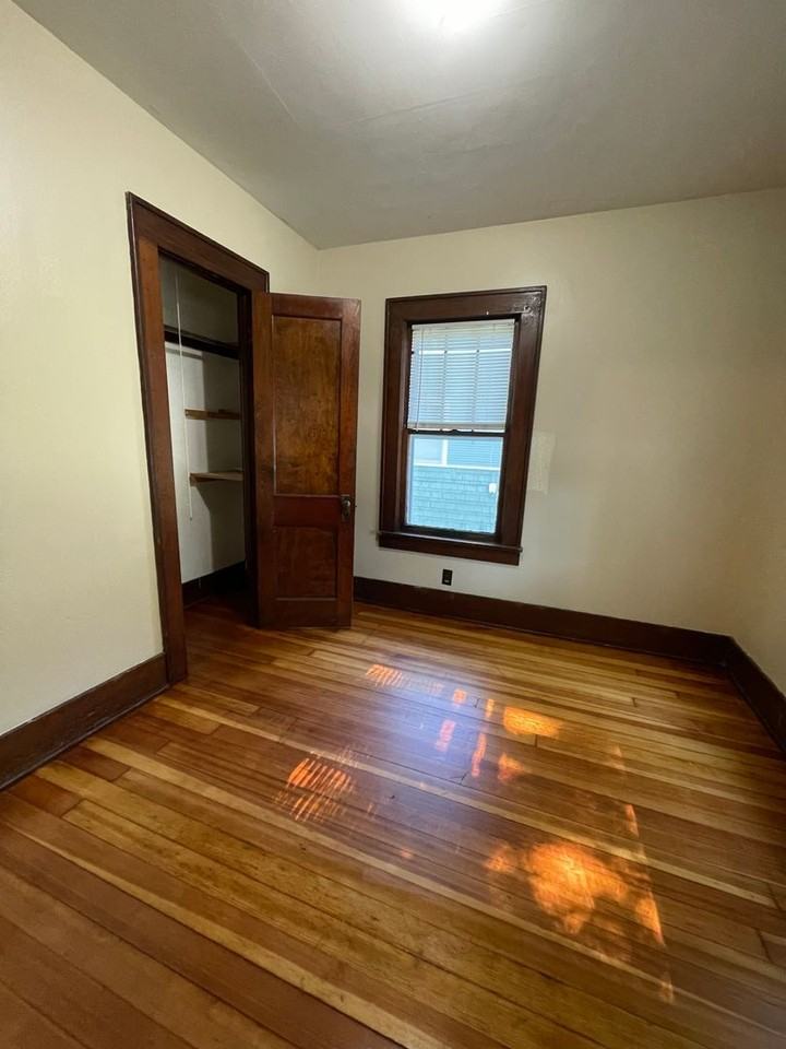 1413 Center St - Photo 6 of 28