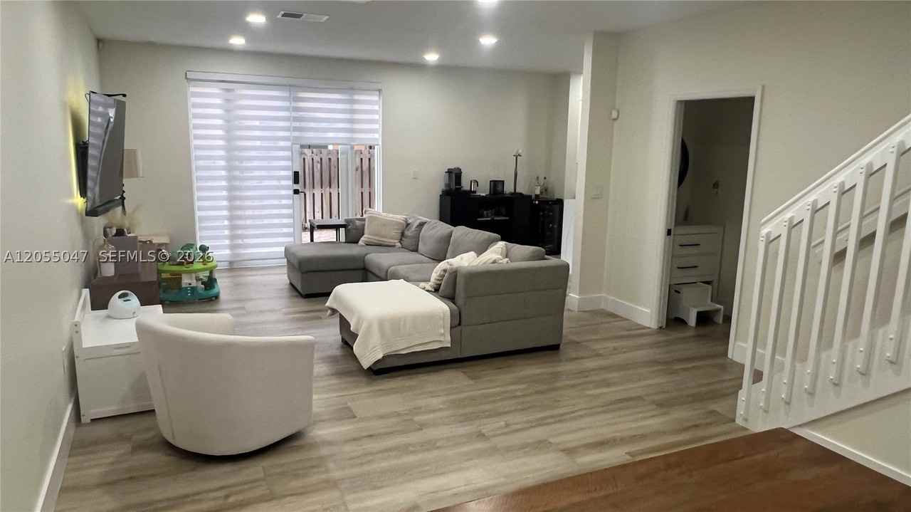 13540 Nw 7th Ct #13540 - Photo 3 of 18