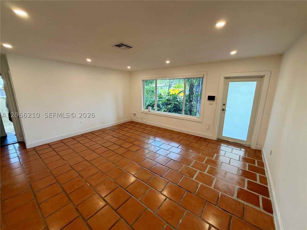 9340 Jamaica Dr - Photo 2 of 19