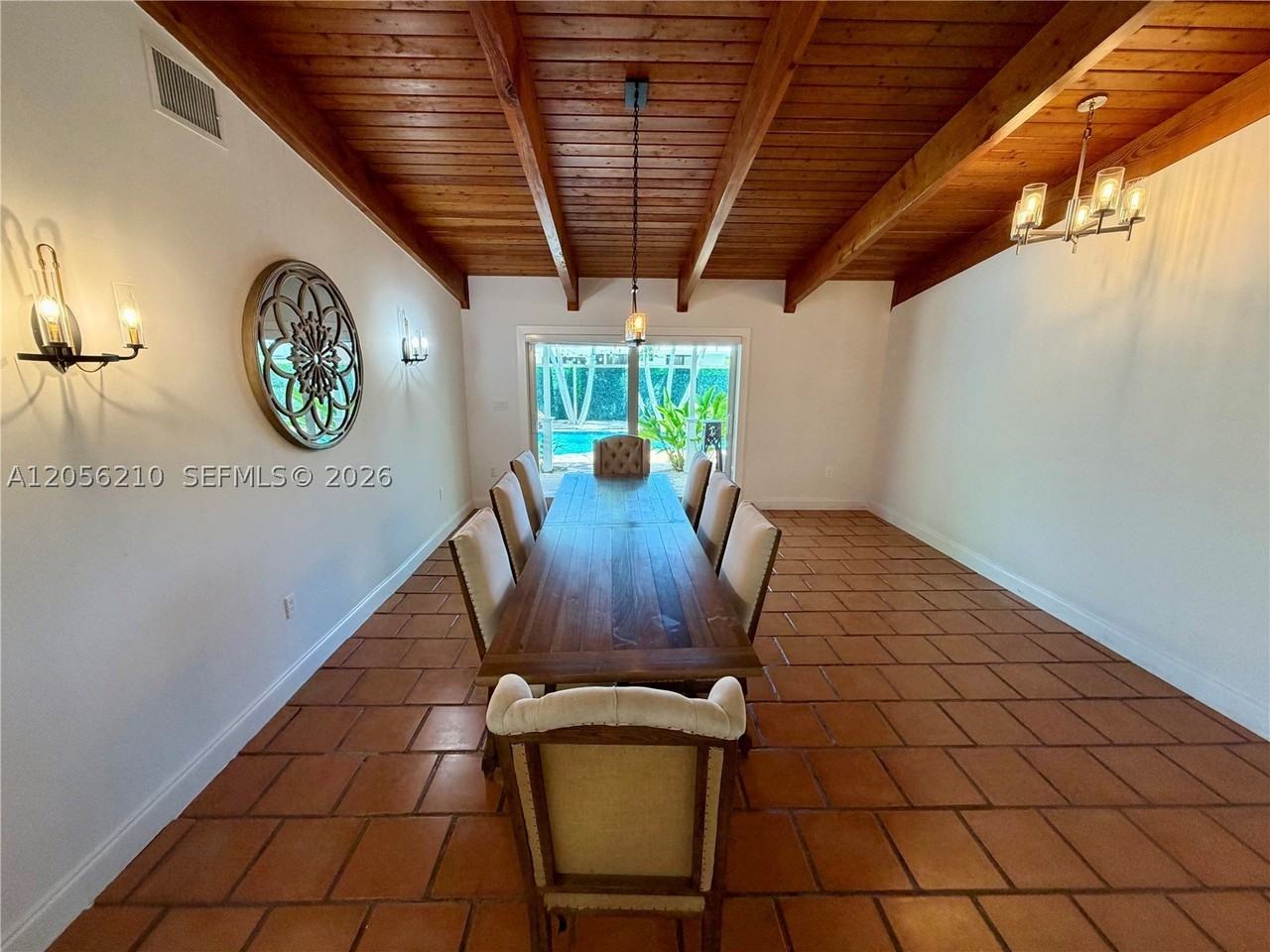 9340 Jamaica Dr - Photo 5 of 19