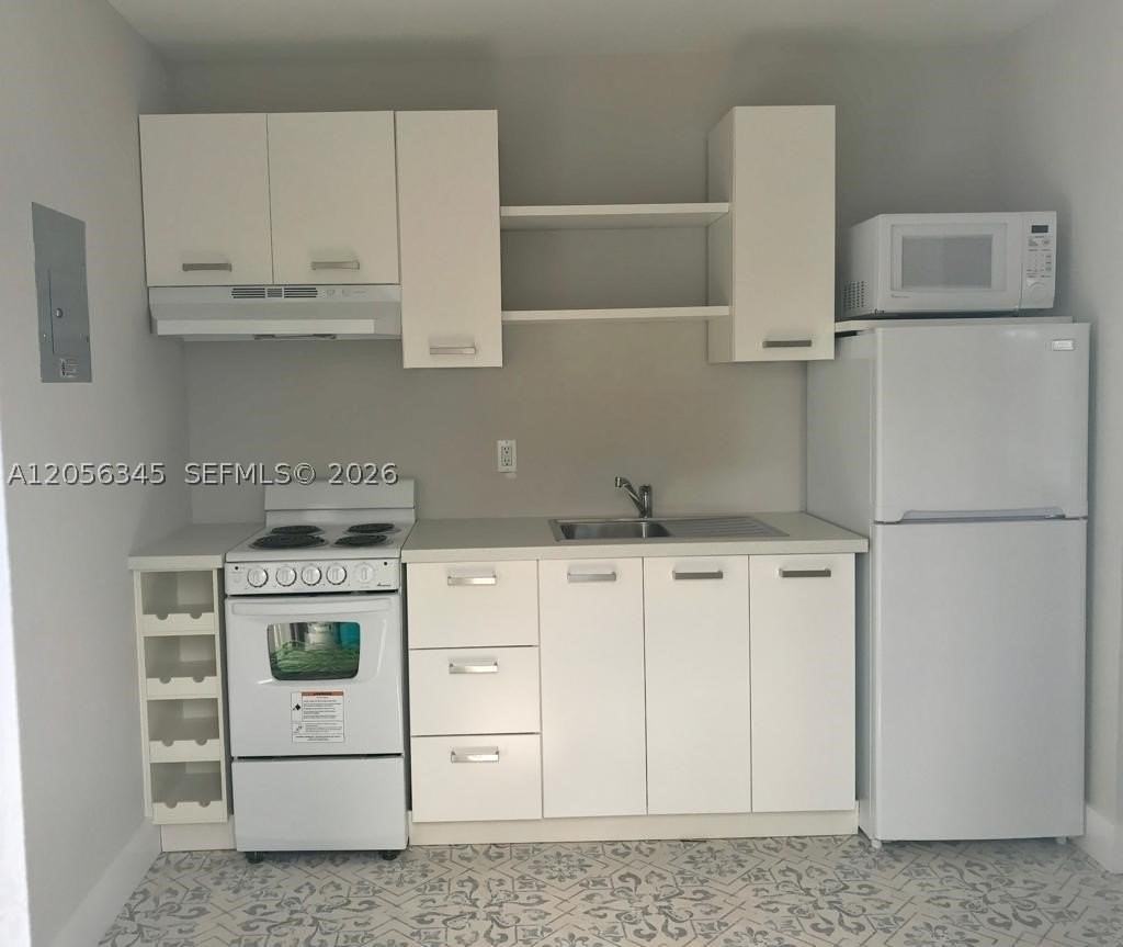 1700 Nw 22nd Ct #5 - Photo 3 of 5