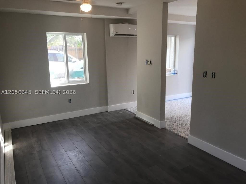 1700 Nw 22nd Ct #5 - Photo 4 of 5