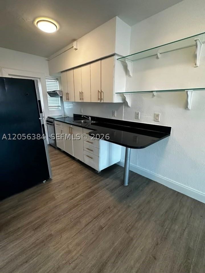 300 74th St #17 - Photo 5 of 6
