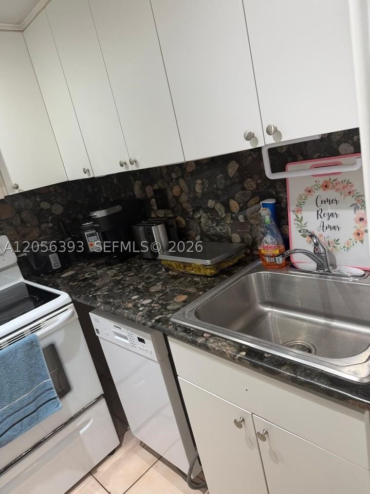 4713 Nw 7th St #306-1 - Photo 5 of 20