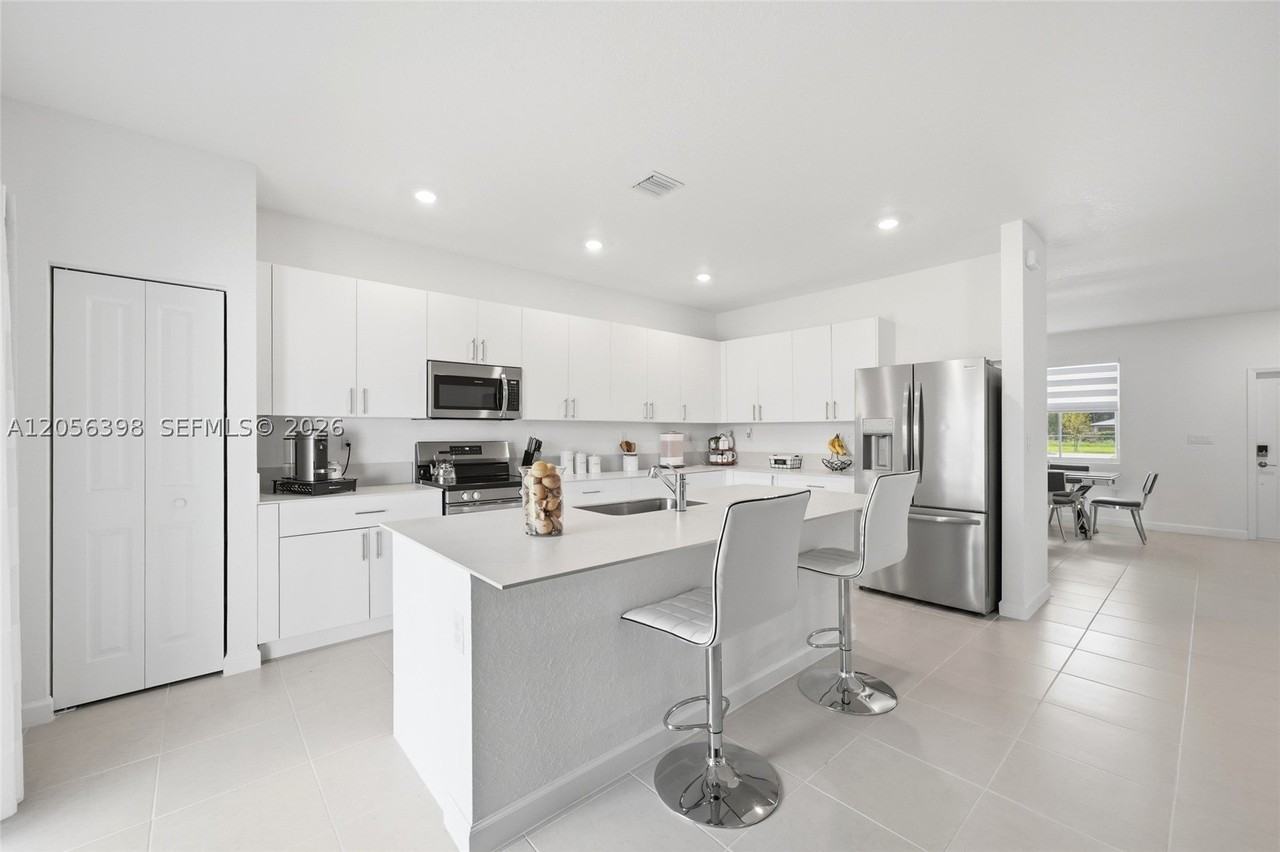 13249 Sw 189th Ter #13249 - Photo 6 of 23
