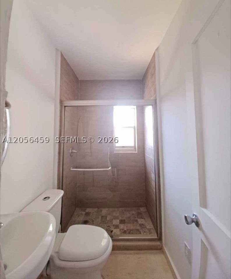 635 Sw 16th Ave #2 - Photo 6 of 6
