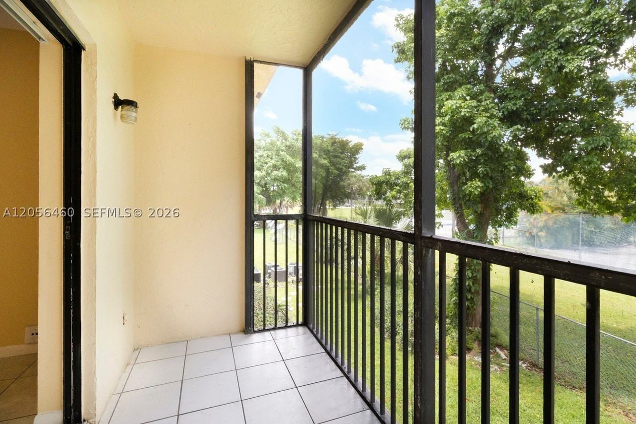 9000 Nw 28th Dr #1-204 - Photo 4 of 24