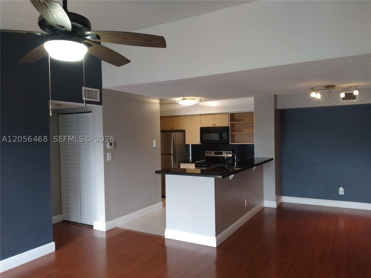 570 S Park Rd #35-6 - Photo 6 of 19
