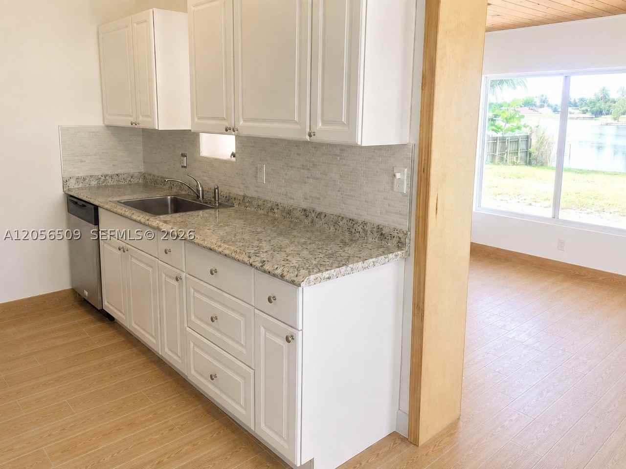 3300 Sw 32nd Ave - Photo 3 of 14