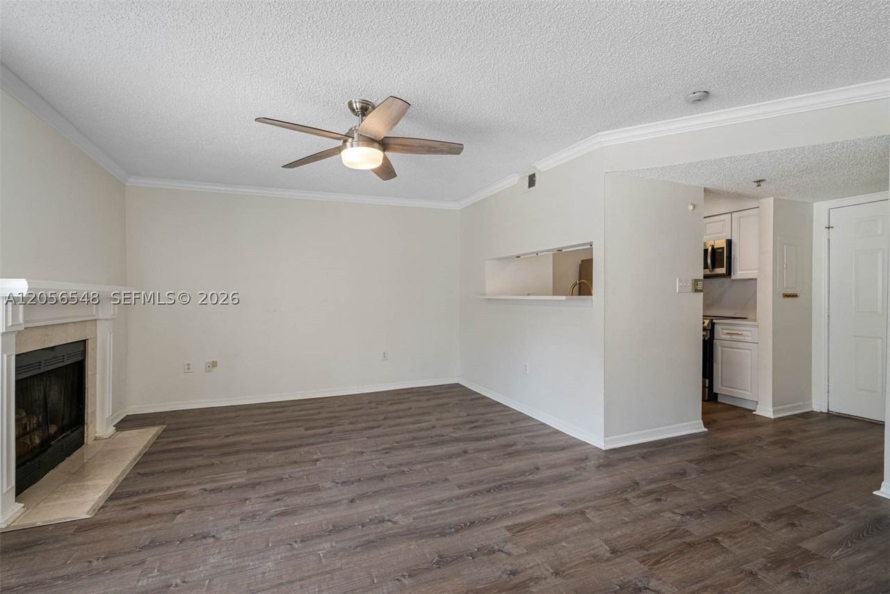 1000 W Horatio Street #114 - Photo 3 of 50