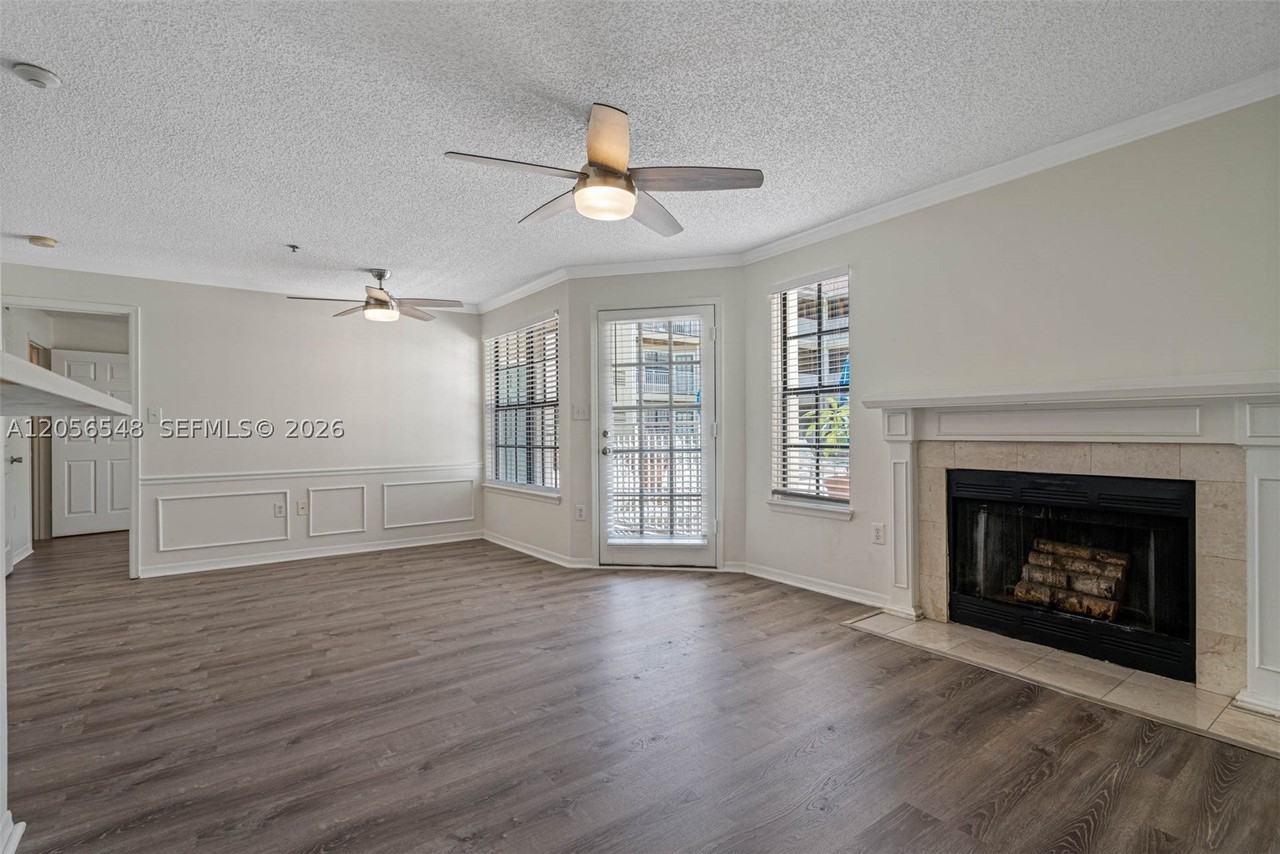 1000 W Horatio Street #114 - Photo 7 of 50