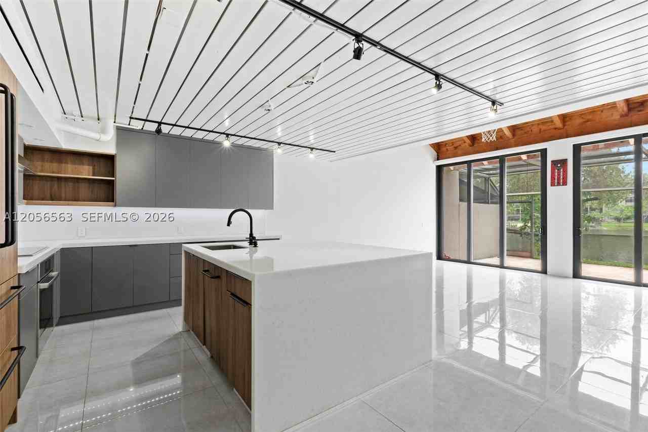 11328 Nw 14th Ct - Photo 3 of 25