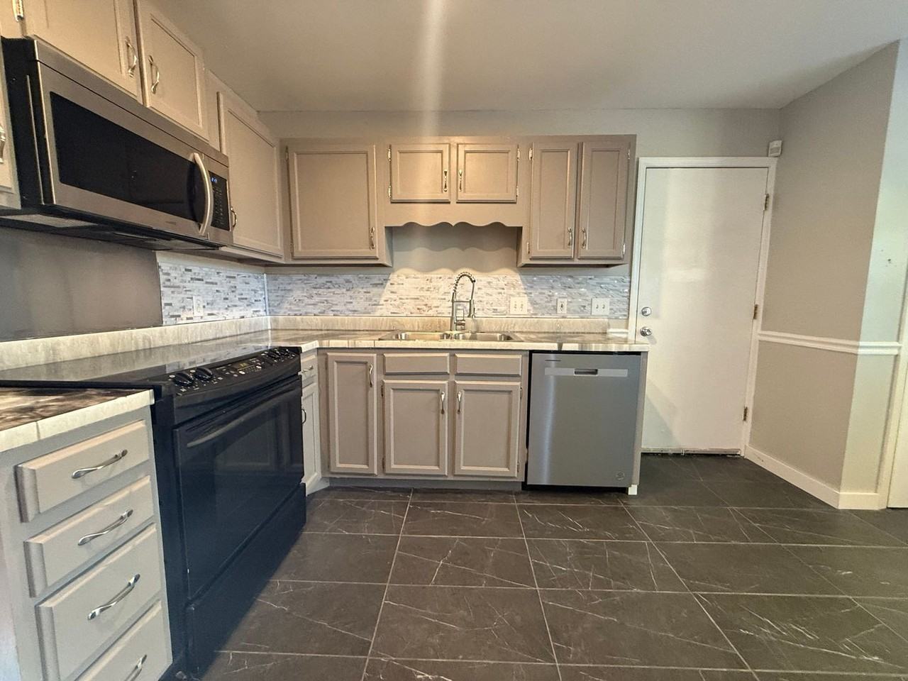 1628 Hunters Branch Rd - Photo 6 of 30