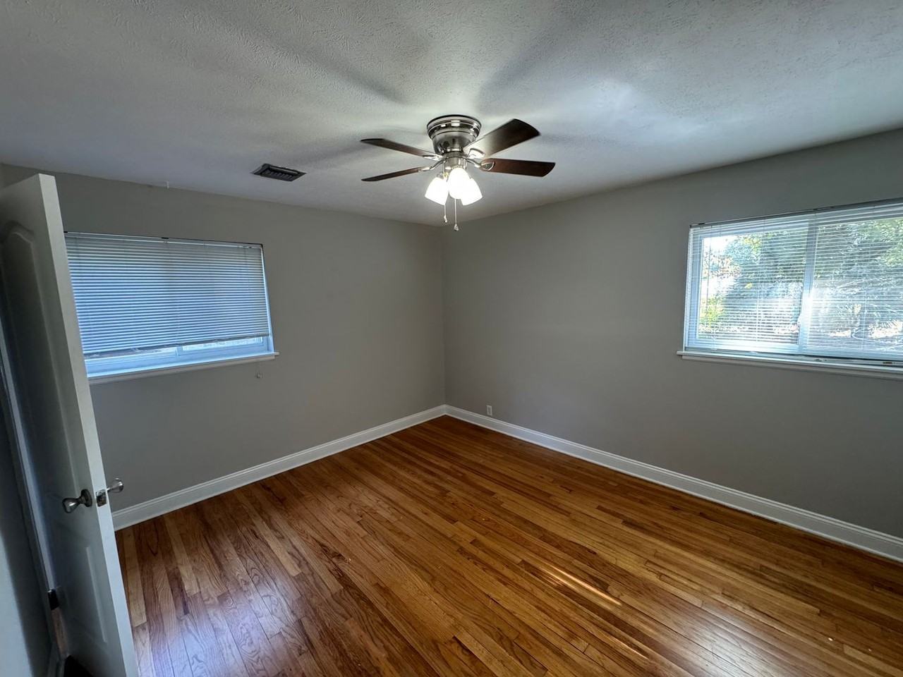 119 Judith Dr - Photo 3 of 11