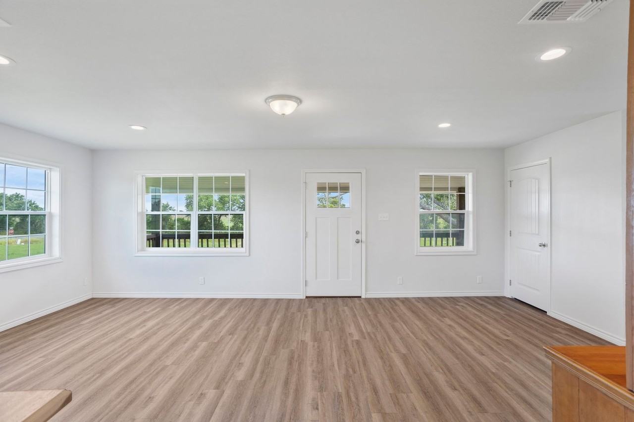 241 Hebert Camp Rd - Photo 4 of 17