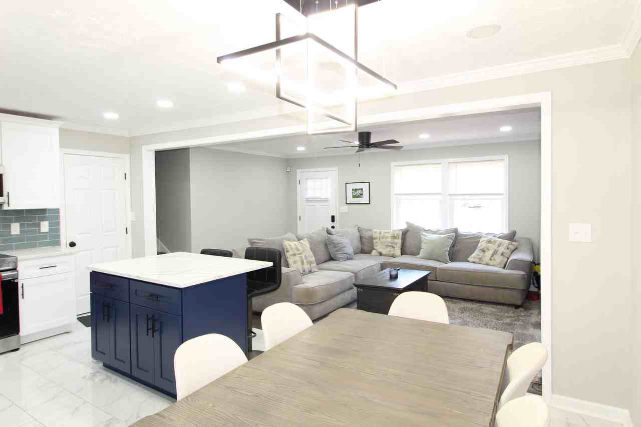 3367 Oak Dr - Photo 3 of 36
