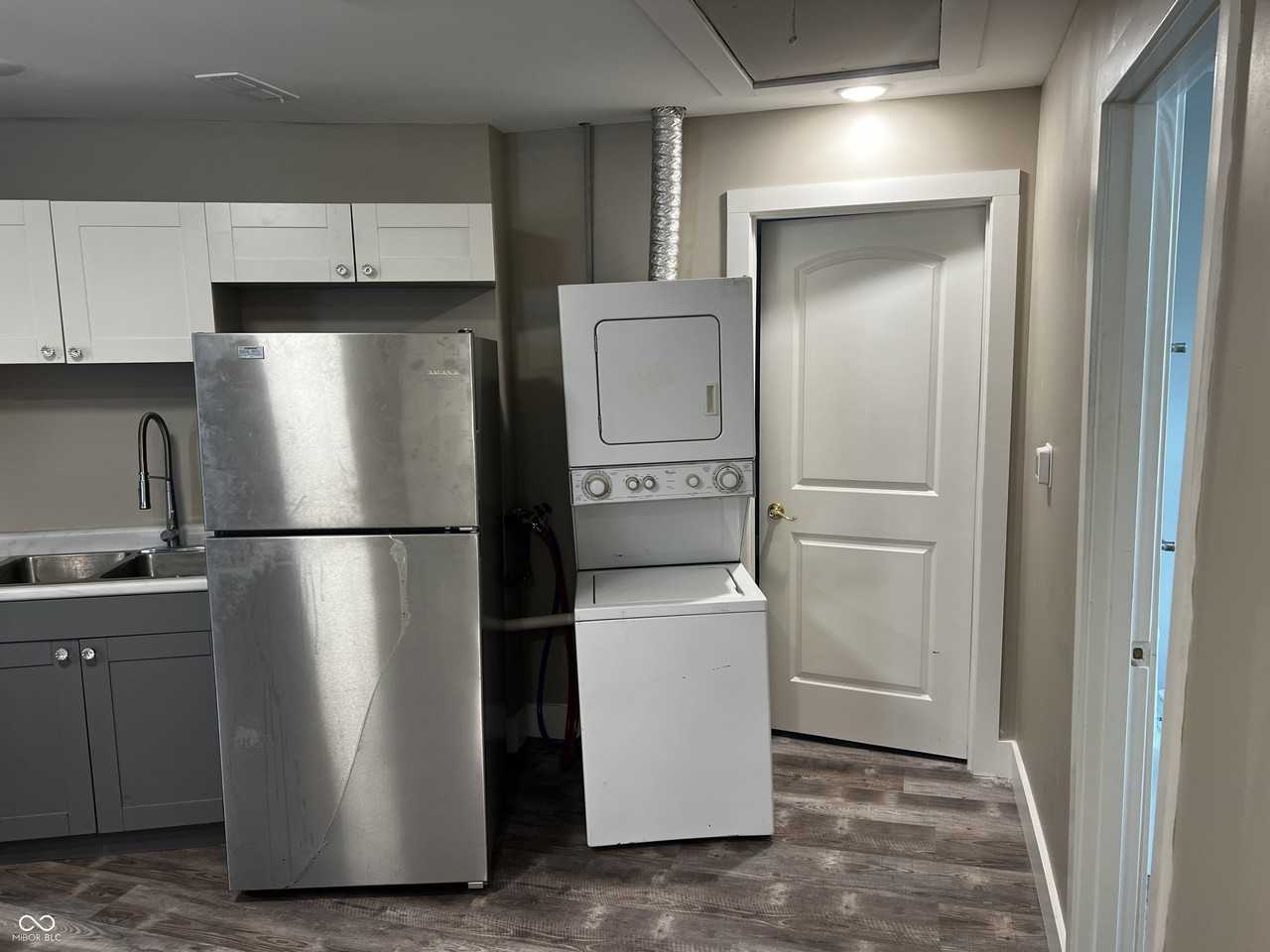 330 W 40th St - Photo 6 of 21