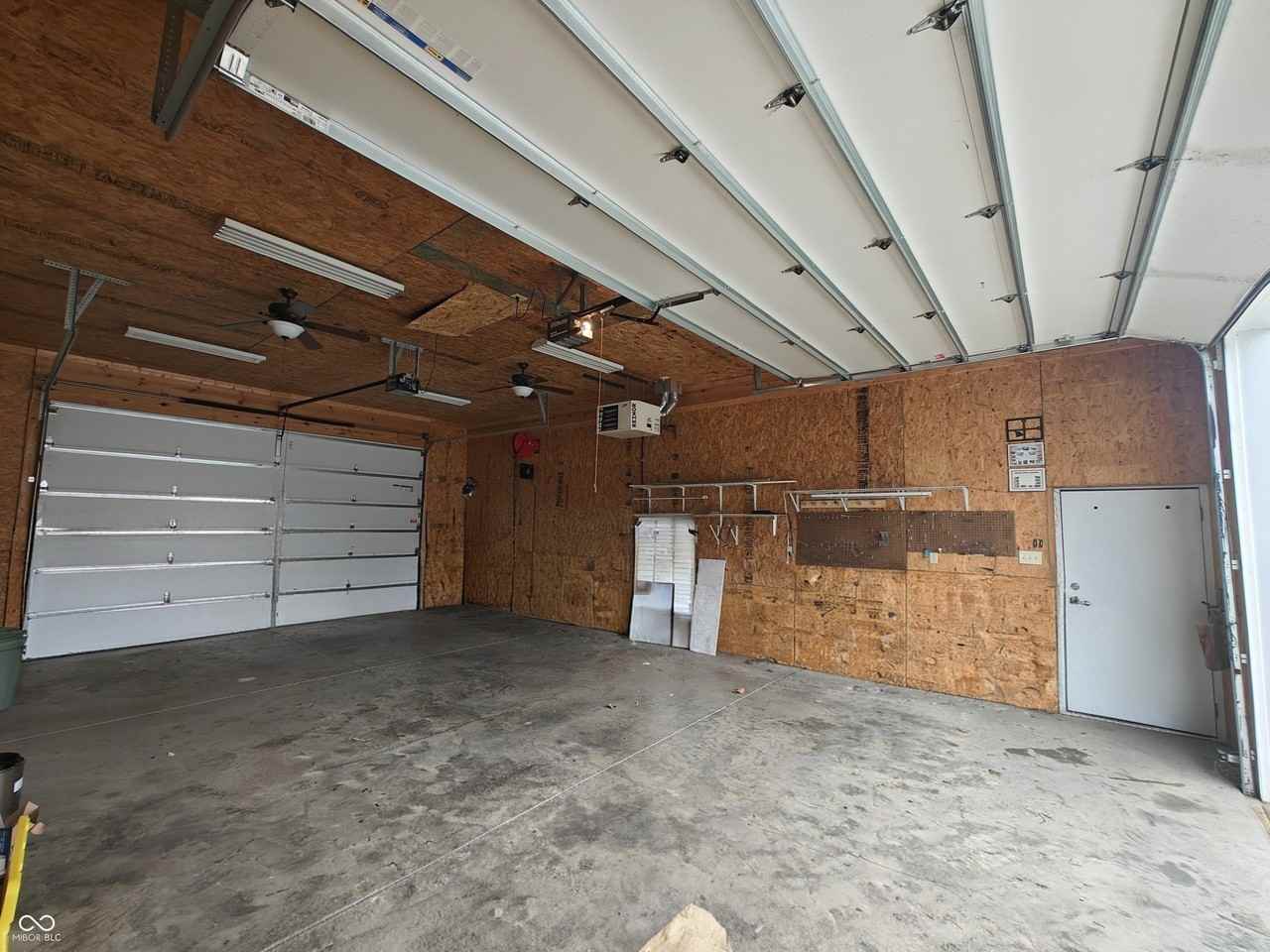 1110 Meridian St - Photo 7 of 12