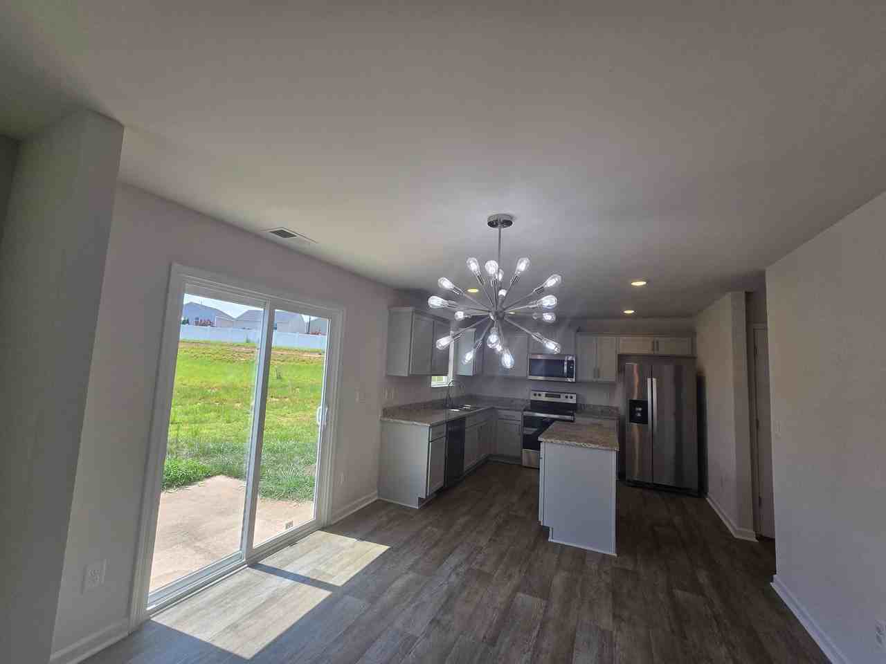 310 Beresford Way - Photo 6 of 29