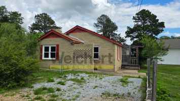 featured image of 2106 Maurice St