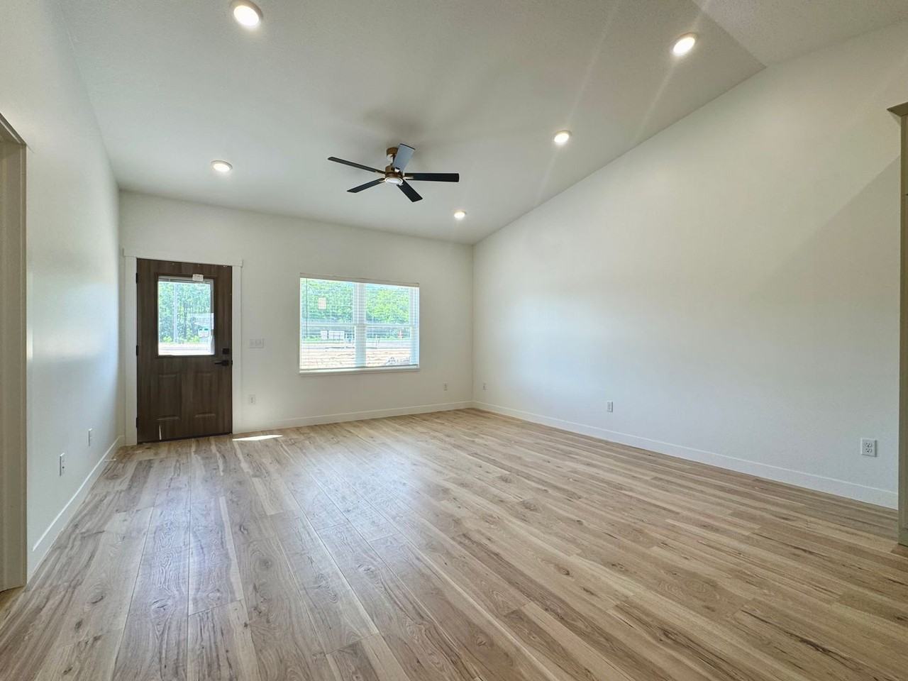 1725 Whitetail Way - Photo 3 of 9