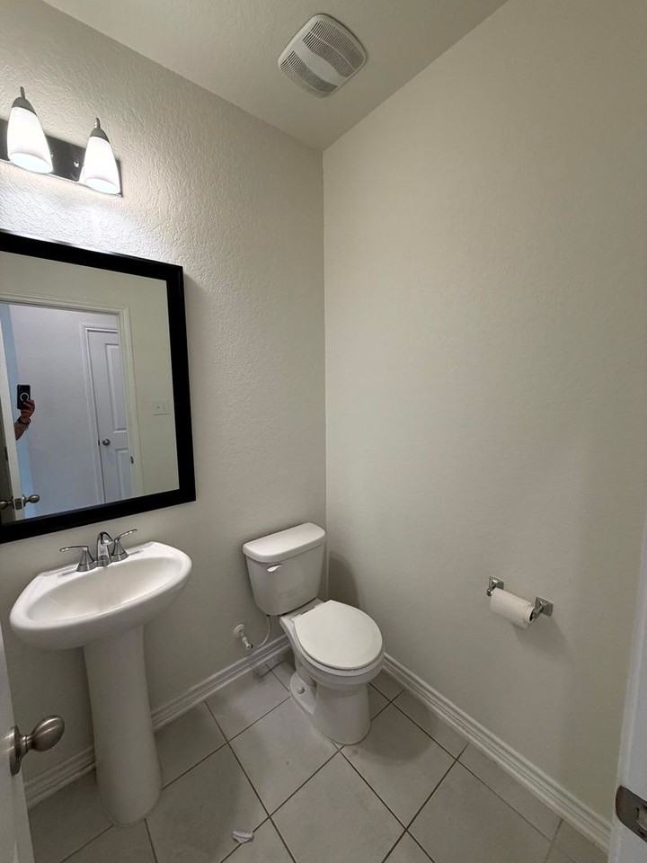 4554 Otra Otra Dr - Photo 5 of 22