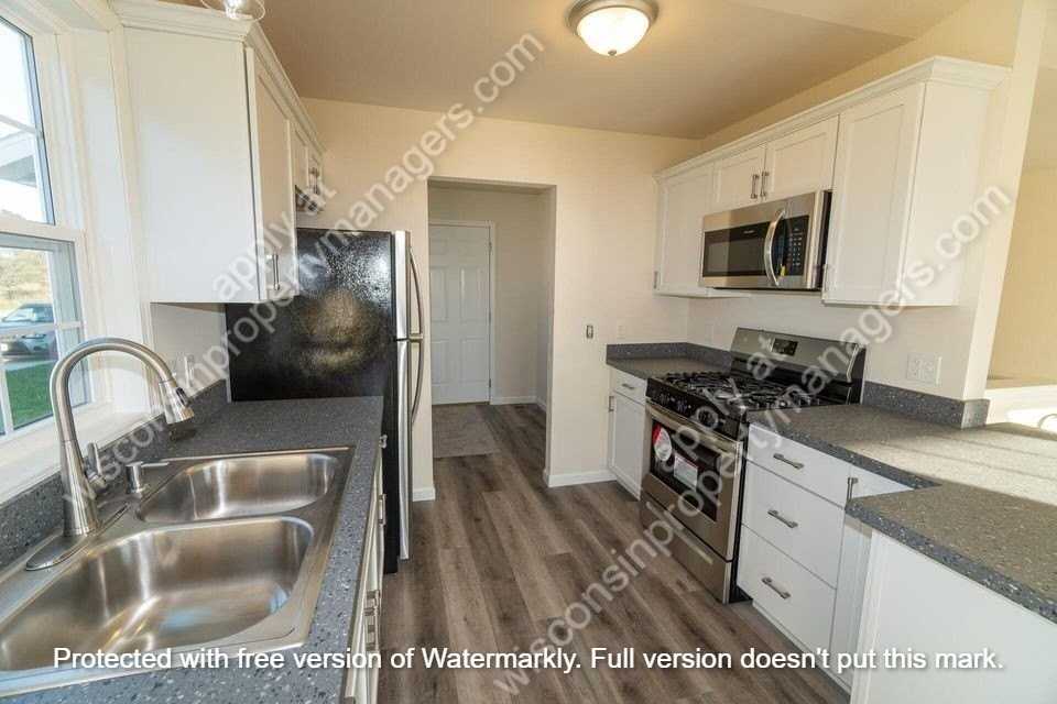 118 Cedar Ave #1 - Photo 2 of 10