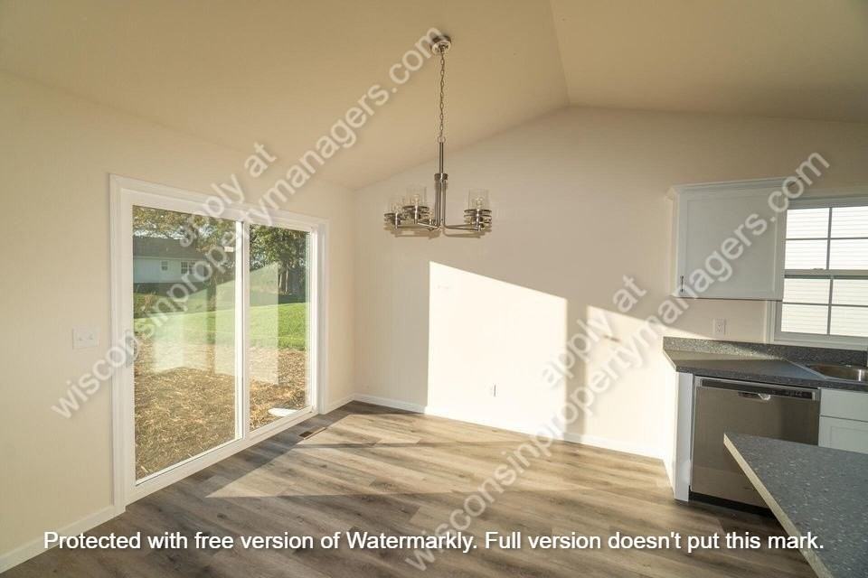 118 Cedar Ave #1 - Photo 4 of 10
