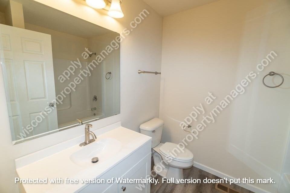 118 Cedar Ave #1 - Photo 7 of 10